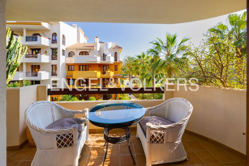 Foto acd63dd7-f724-451e-9ebe-36b092287257. Flat with heating parking pool in Punta Prima Torrevieja