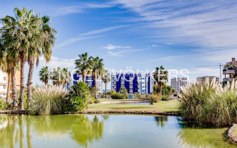 Foto b43c06e2-c72a-4176-b84c-5e40bdf0cba7. Flat with heating parking pool in Punta Prima Torrevieja