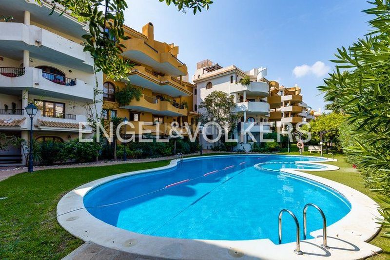Foto d3120a10-7ef8-4377-bc1a-1dccadaef82f. Flat with heating parking pool in Punta Prima Torrevieja