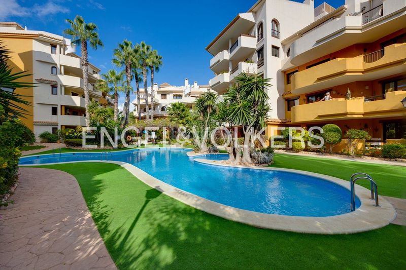Foto f13639f4-62d2-4473-9e59-480523915840. Flat with heating parking pool in Punta Prima Torrevieja