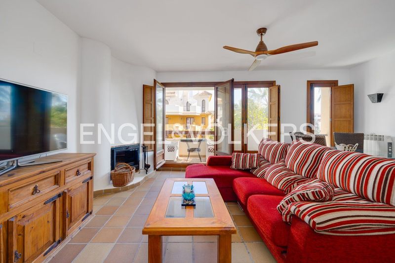 Foto f9ad1122-f54f-4496-bd93-5a9c209f24dd. Flat with heating parking pool in Punta Prima Torrevieja