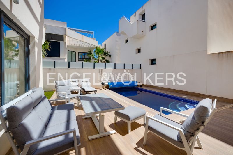 Foto 360f0dda-cd7f-4033-b5e0-21d80f0d6429. Casa amb calefacció aparcament piscina a La Veleta Torrevieja