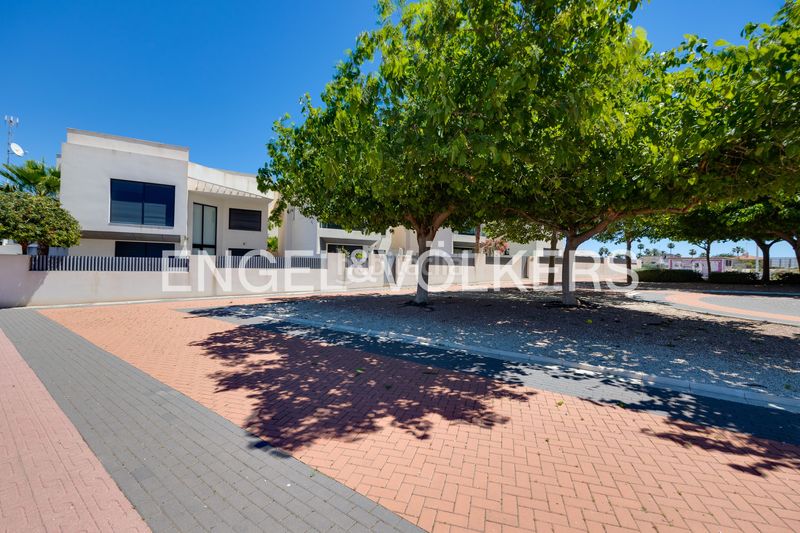 Foto a46528d9-93fc-4510-8b0f-db5e9aa80c31. Casa amb calefacció aparcament piscina a La Veleta Torrevieja