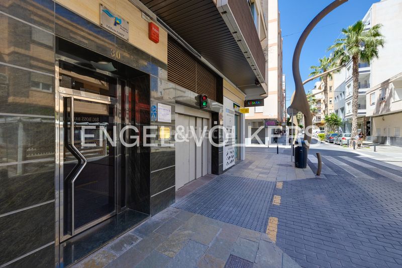 Foto 44fc69b2-48a8-4d04-884e-1b1812577db2. Pis amb calefacció a Centro - Muelle Pesquero Torrevieja
