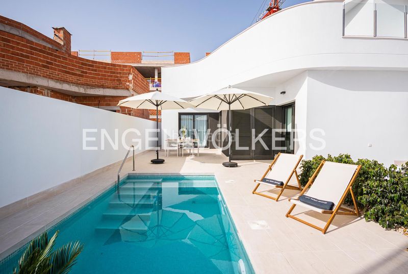 Foto 765ebe5c-9ae1-4540-86f1-107ada28e12b. Casa a schiera con riscaldamento parcheggio piscina in Torrevieja