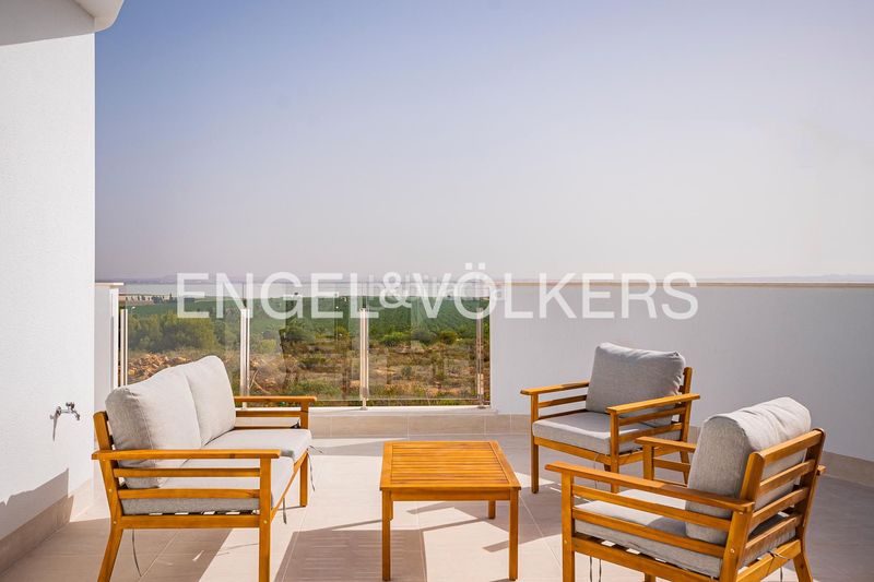 Foto af0b2366-a97a-4e66-b077-50992561e742. Casa a schiera con riscaldamento parcheggio piscina in Torrevieja