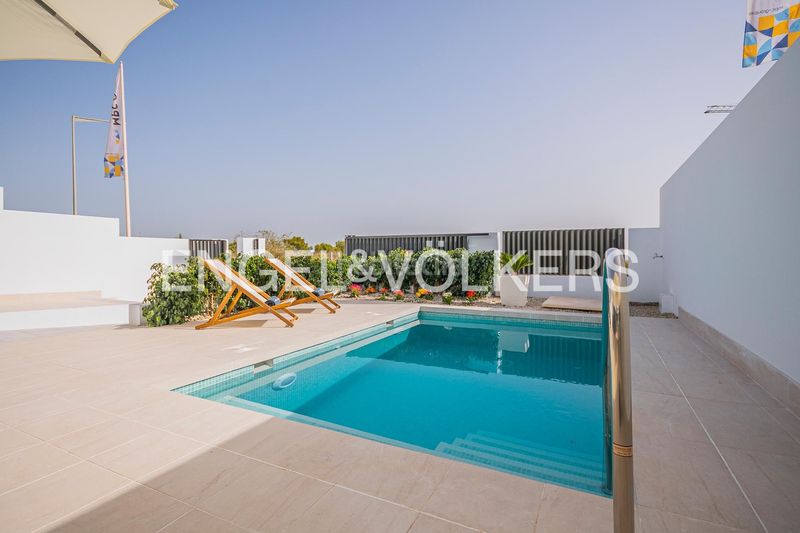 Foto dd105028-521c-4e57-8d28-ff9a3e63016e. Casa a schiera con riscaldamento parcheggio piscina in Torrevieja