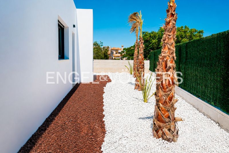 Foto d76e6b4a-9ee9-499c-9577-3351596f19bb. Casa amb calefacció aparcament piscina a Montesinos (Los)