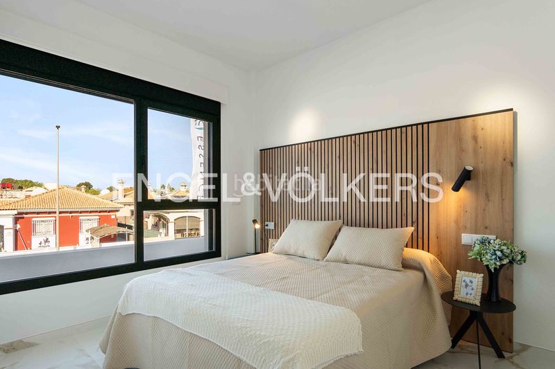 Foto f8e449d2-86fa-4a54-9548-80321452df33. Casa amb calefacció aparcament piscina a Montesinos (Los)
