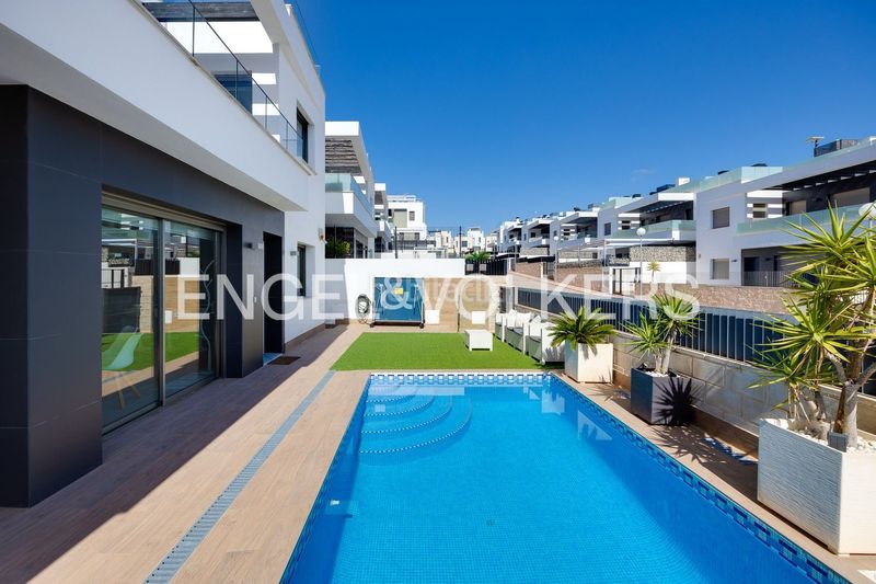 Foto 0c33f902-68d6-45ef-9fbe-c49a33c4727e. Casa amb calefacció piscina a Los Almendros Orihuela