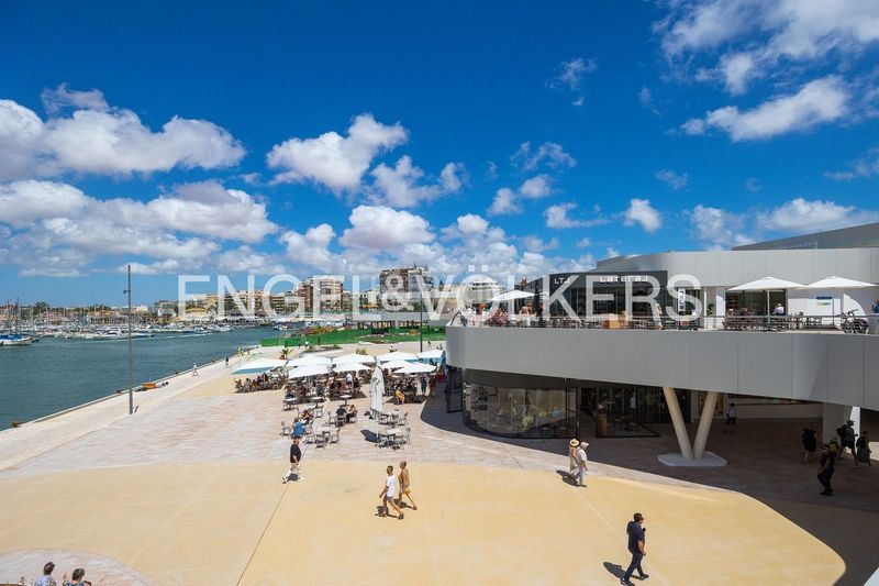 Foto 9392443a-1477-420e-8a80-a88211ba40e8. Pis amb calefacció a Centro - Muelle Pesquero Torrevieja