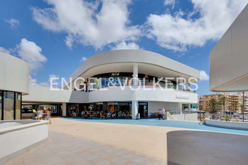 Foto ddc6e68c-7e12-4c63-9333-80823da53e63. Pis amb calefacció a Centro - Muelle Pesquero Torrevieja