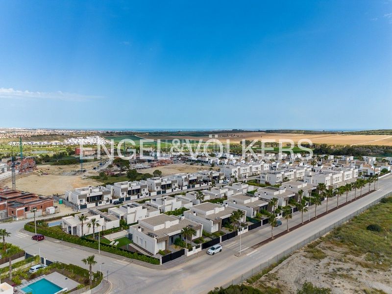 Foto dbd86585-e665-4f67-90c5-68390f4d4fce. Àtic amb calefacció aparcament piscina a Algorfa