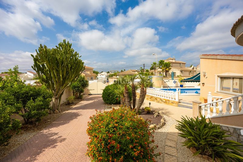 Foto d3b98d5b-91b0-4d9f-82da-522cbd1848a7. Casa amb calefacció aparcament piscina a Centro de la Ciudad Quesada Rojales