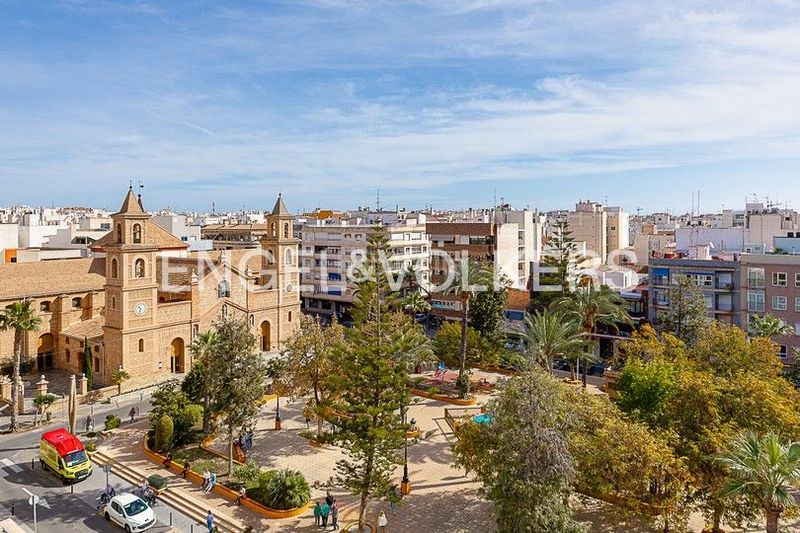 Foto 0be7fbdd-eade-4832-a1c3-29e85e1fe41a. Flat with heating parking pool in Zona Playa del Cura Torrevieja