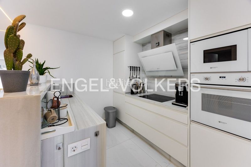 Foto 1a04e75f-7e80-4e80-89bc-b8629fb96d96. Flat with heating parking pool in Zona Playa del Cura Torrevieja