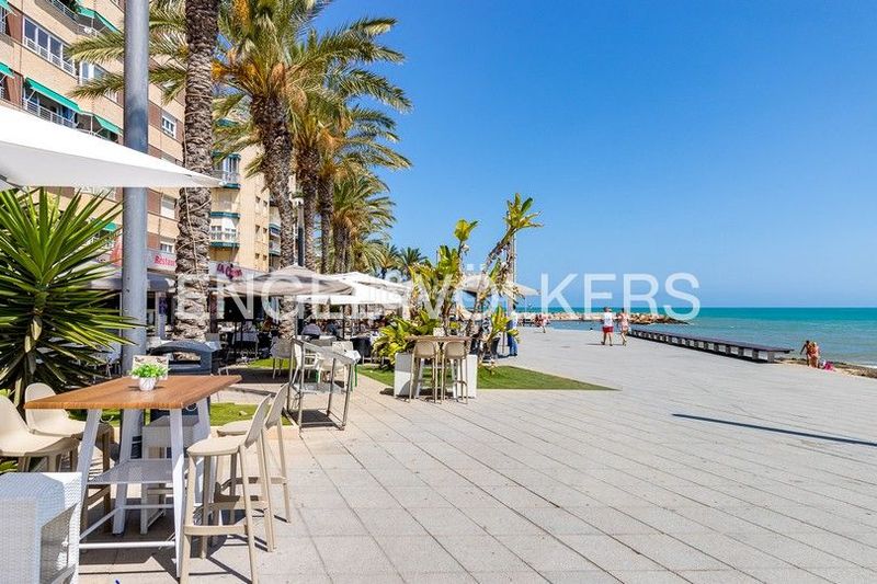 Foto 26343bc3-151f-4193-b045-dbff88fbb962. Flat with heating parking pool in Zona Playa del Cura Torrevieja