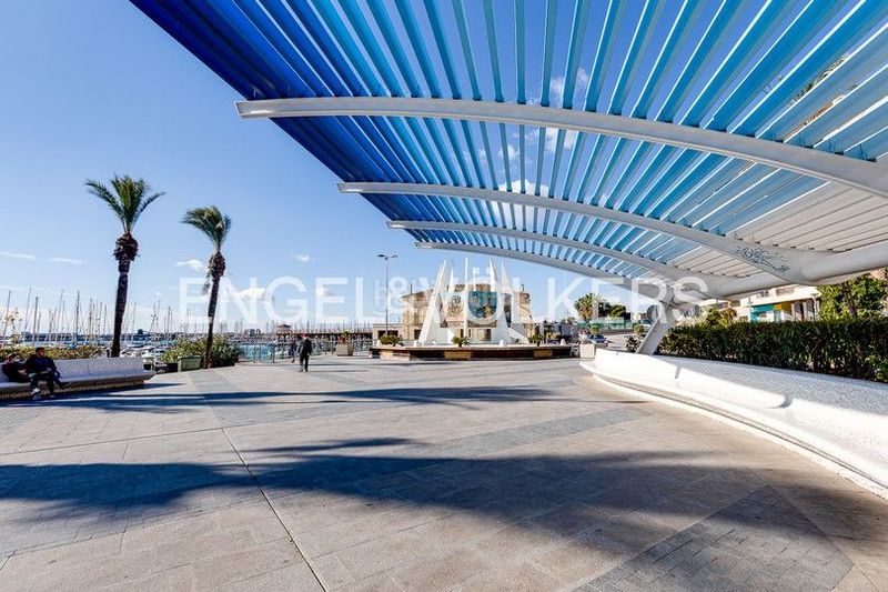 Foto 354bd77b-9e3f-4bf6-a4a1-04feea2ac658. Flat with heating parking pool in Zona Playa del Cura Torrevieja