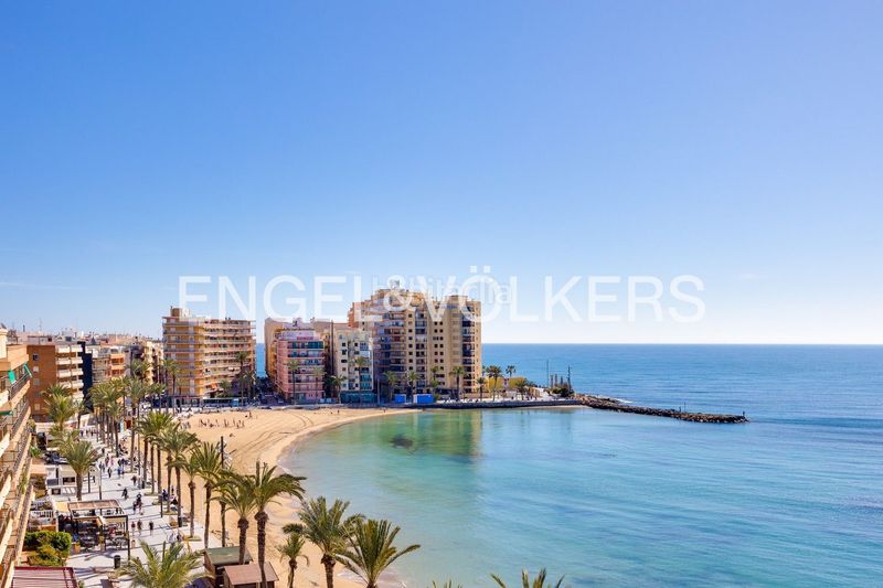 Foto 92f66d70-bda2-47a8-9e2a-4d12b7a09b63. Flat with heating parking pool in Zona Playa del Cura Torrevieja