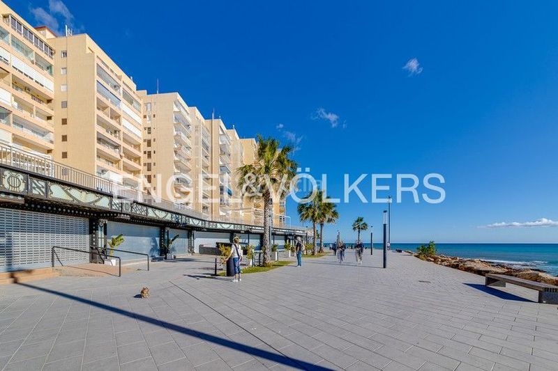 Foto 9968bb0c-cd64-4333-a3b3-58de5137a7a7. Flat with heating parking pool in Zona Playa del Cura Torrevieja