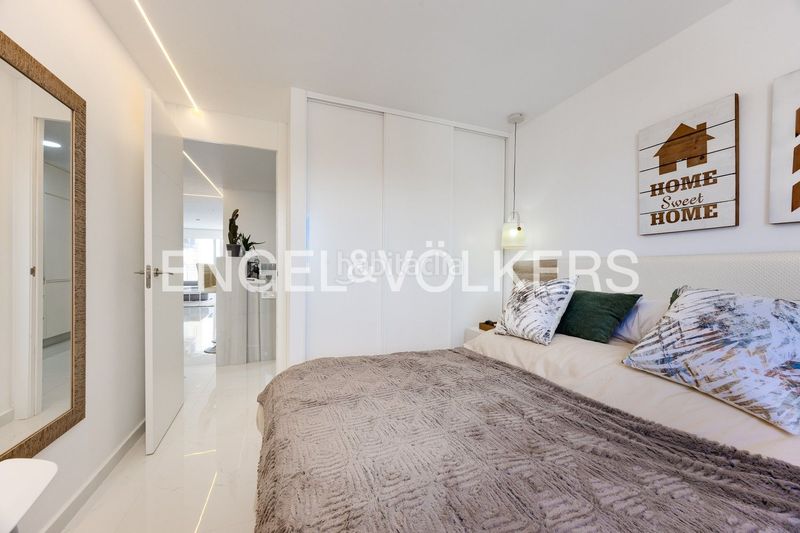 Foto a64ca3a6-dbbf-4da8-9635-d2adaae625d6. Flat with heating parking pool in Zona Playa del Cura Torrevieja