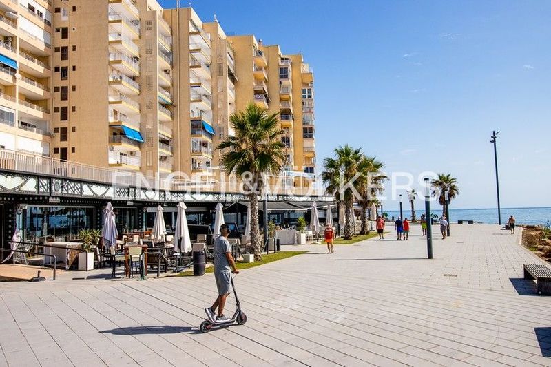Foto bfe94bc1-78f5-4491-ab99-eed00dd87728. Flat with heating parking pool in Zona Playa del Cura Torrevieja