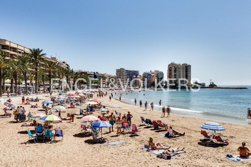 Foto cd4616f2-6847-4c77-95f1-6d015afa7617. Flat with heating parking pool in Zona Playa del Cura Torrevieja