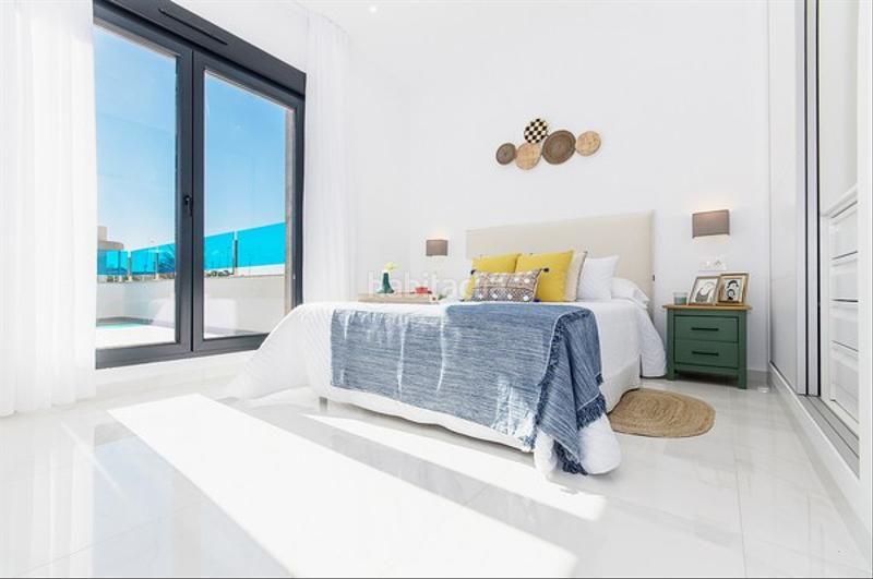 Foto 6c960d6a-f893-4368-875d-d5f33254d2f2. Casa villa de obra nueva con piscina en vistabella golf en Orihuela