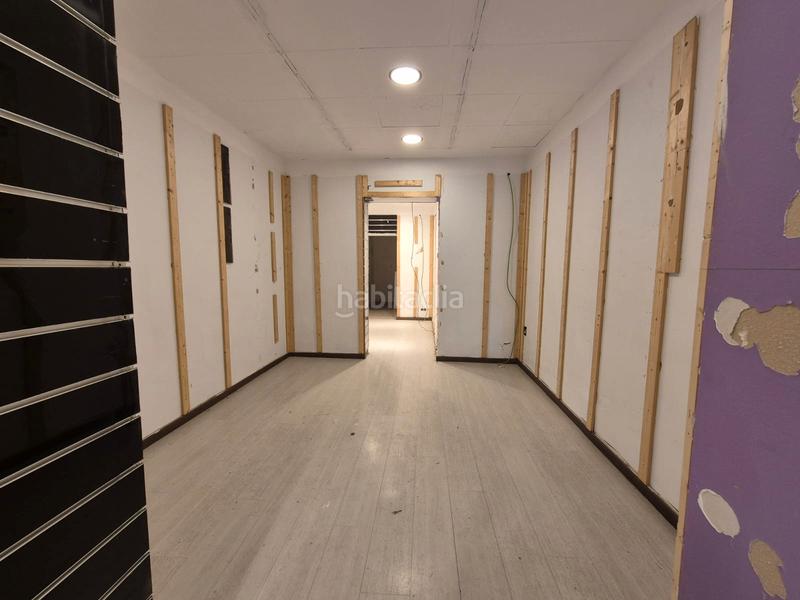 Foto 5e0fba34-b848-4601-b240-22212c733c10. Alquiler local comercial local en alquiler junto plaza sant jaume en Barcelona