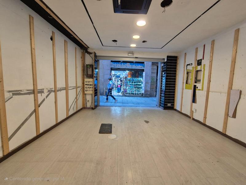 Foto 72fad36f-bb06-4f6e-a298-b142ef82a94e. Alquiler local comercial local en alquiler junto plaza sant jaume en Barcelona