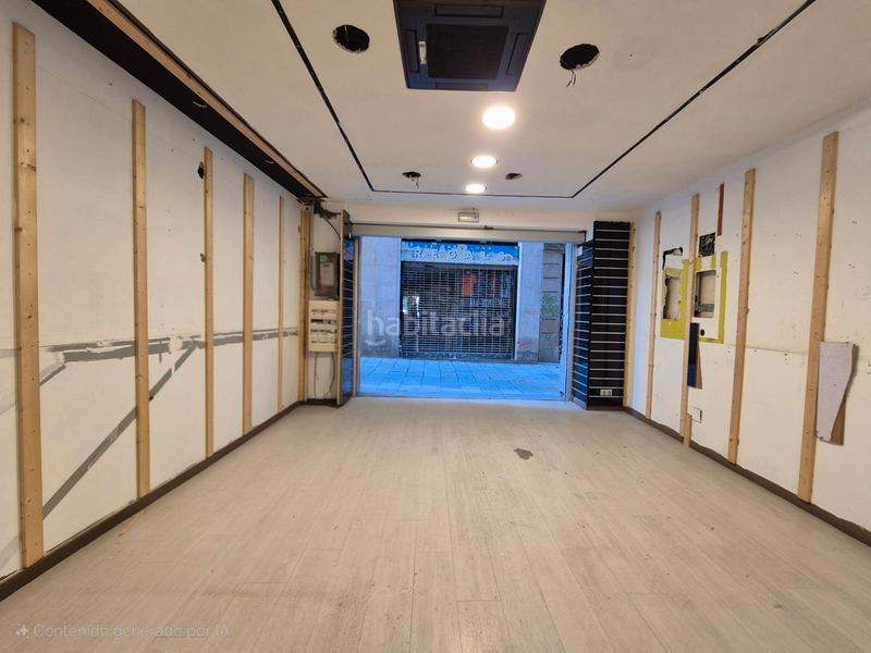 Foto 7f4b8208-c1ab-42a4-b0e0-0ebb52ff1e37. Alquiler local comercial local en alquiler junto plaza sant jaume en Barcelona