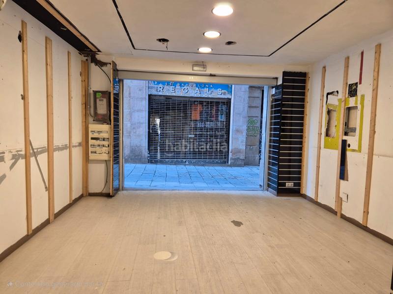 Foto 8dcf1ced-254d-4580-b608-20a664326e95. Alquiler local comercial local en alquiler junto plaza sant jaume en Barcelona
