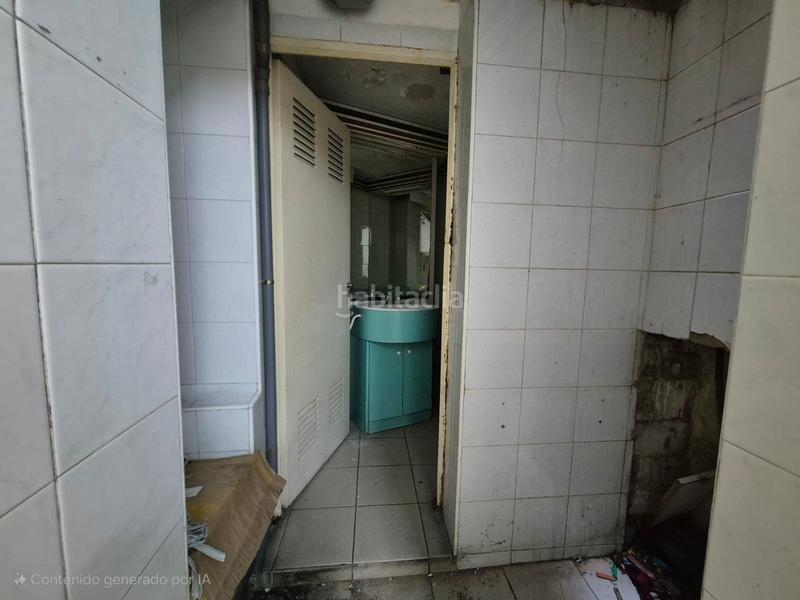 Foto a33fd751-3d95-41e3-890b-fe0148b88fd6. Alquiler local comercial local en alquiler junto plaza sant jaume en Barcelona