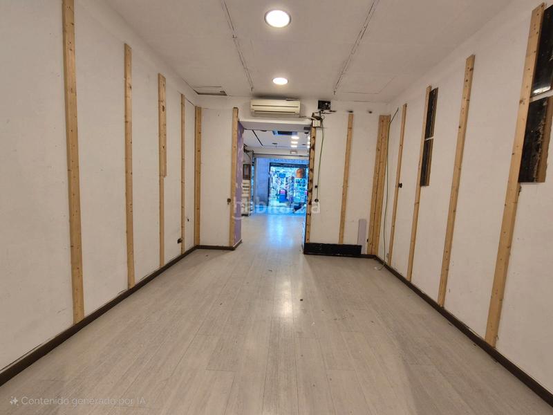 Foto f2a68b4c-2346-4cf5-a09f-ca9102101f6c. Alquiler local comercial local en alquiler junto plaza sant jaume en Barcelona