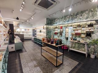 Locale commerciale in Carrer Comtal