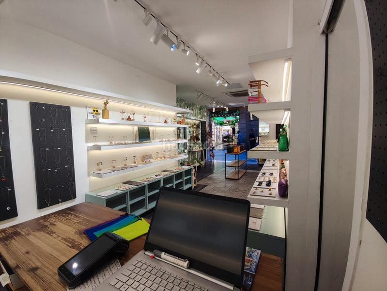 Foto 37b123ed-3d93-4987-87ef-d5450dafe5c0. Alquiler local comercial local en alquiler en calle comtal en Barcelona