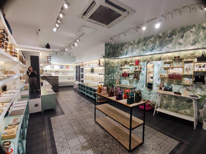 Foto 532f95ff-5eeb-4e4d-944c-e809b7c6ab51. Alquiler local comercial local en alquiler en calle comtal en Barcelona