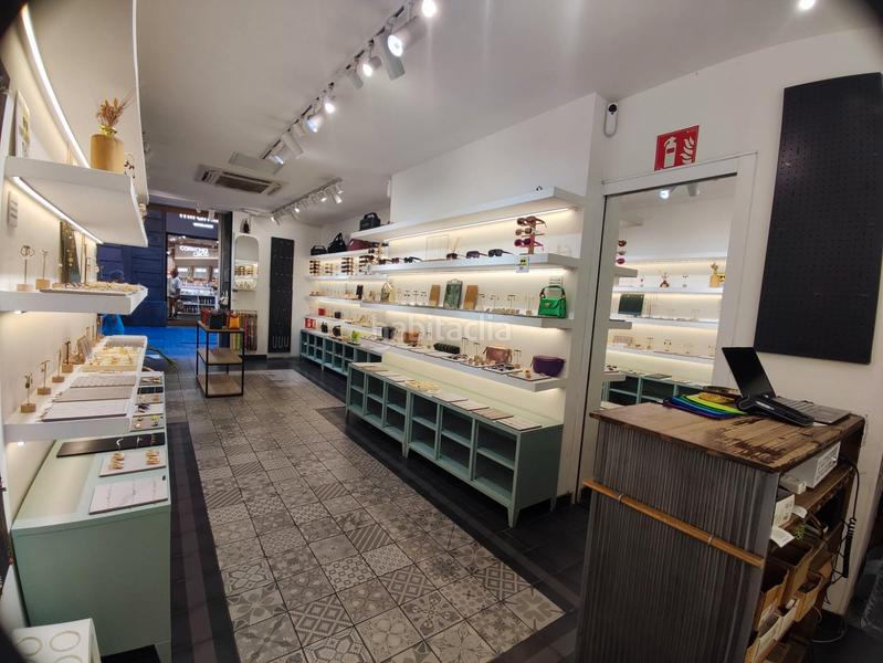 Foto 6ce65532-9bc2-48c0-a57e-48b2d091c498. Alquiler local comercial local en alquiler en calle comtal en Barcelona