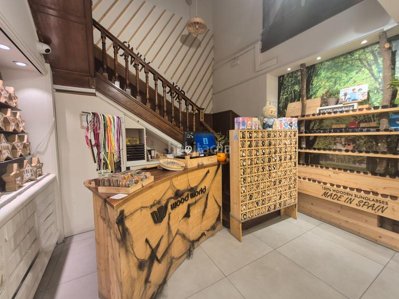 Foto 72433fda-1a39-41e3-930d-6b7c9abacc12. Alquiler local comercial local en calle comtal en Barcelona