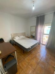 Lloguer Pis a Camino de Ronda. Alquiler piso para estudiantes