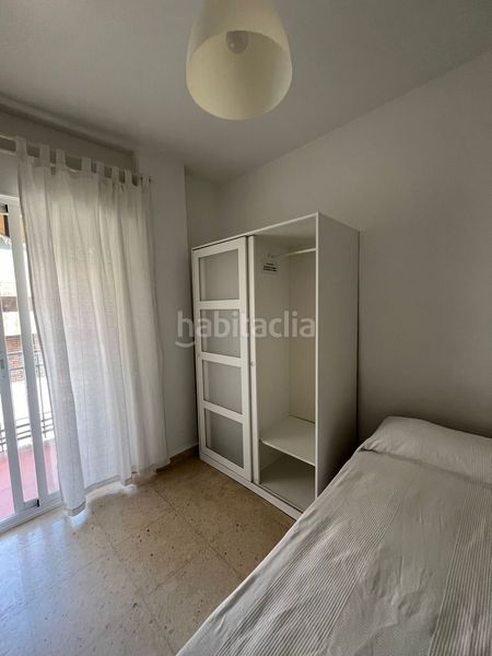 Foto f1c29785-da3c-4955-a8a7-be0dee148933. Alquiler piso en camino de ronda 42 alquiler chicas estudiantes en Granada