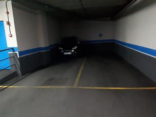 Parking coche en Calle de sodio 15