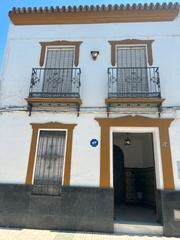 Casa adossada a Avenida aguas santas 20. Se vende casa de dos plantas en villaverde del rio