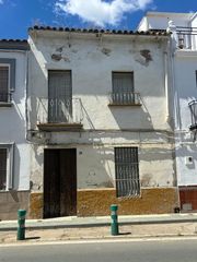 Casa bifamiliare  Avenida nuestra señora de aguas santas 19. Se vende casa céntrica en villaverde del rio sevilla