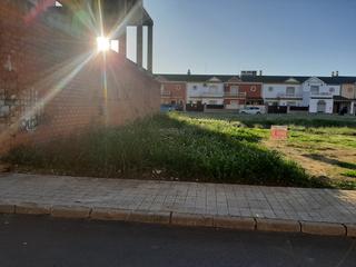 Terrain résidentiel à Calle fray bernardino de laredo 29. Venta de solar en villaverde del río sevilla