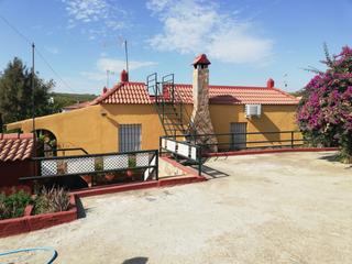 Xalet a Cantillana 50b. Se vende chalets independiente con piscina en  cantillana sevill