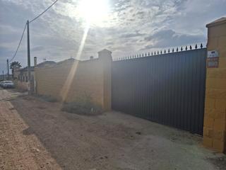 Propriété à Villaverde del Río. Se vende parcela con piscina en villaverde del rio