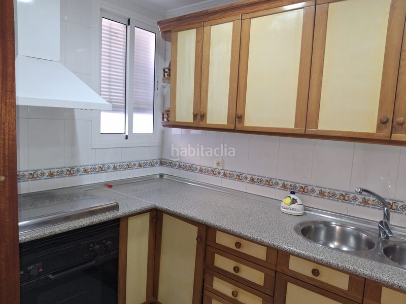 Foto 9cf2b6be-6a6e-49cc-b8cf-8c29ba639413. Casa aparellada a calle rosal 9 a Villaverde del Río