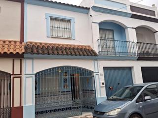 Maison jumelée à Calle antoñito torres 28. Se vende casa adosada de dos plantas en villaverde del rio
