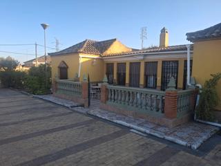 Xalet a Avenida del convento 34. Se vende parcela de 700m2 con casa en villaverde del rio
